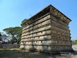 Makam Ulama Sepanjang 9 Meter di Gresik, Seperti Apa?