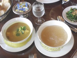 Makan di Papua, Wajib Coba Si Kental Gurih Papeda!