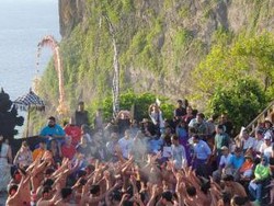 Makna Kasih Dalam Tari Kecak Bali