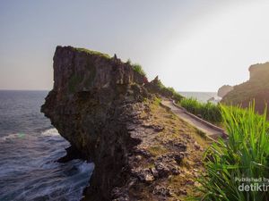 Mancing Asyik Akhir Pekan di Pantai Ngeden, Gunungkidul