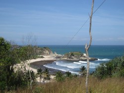Masih Ada Pantai Sepi di Kampung Halaman Presiden SBY