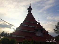 Masjid Raya Limokaum, Kubahnya Mirip Pagoda Buddha