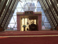 Masjid Segitiga yang Viral di Tanah Abang Karya Ridwan Kamil