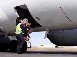 Maskapai WestJet Tawarkan Anak-anak Masuk Ruang Kargo!