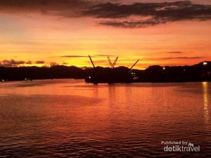 Masya Allah, Indahnya Senja di Pelabuhan Lembar
