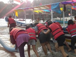 Mau Naik Perahu, Disuruh Dorong Dulu