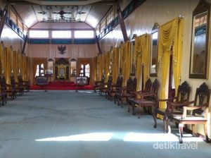 Megah & Mewah! Inilah Ruangan Rapat Sultan Siak