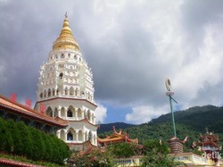 Megahnya Kelenteng Kek Lok Si di Penang
