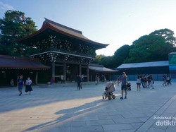Meiji Jingu Shrine, Kuil Legendaris yang Penuh Ketenangan