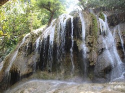 Melanglang di Pantai Pelang Trenggalek