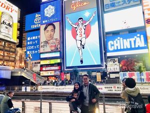 Melihat Gemerlap Osaka di Malam Hari, Tidak Ada Duanya