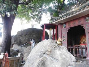 Melihat Kuil Tertua di Semenanjung Macau