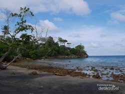 Melihat Peninggalan Perang Dunia II di Pantai Anoi Itam, Aceh
