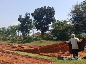 Memborong Batik di Pekalongan Dapat Bonus Sate KTL