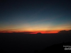 Memburu Sunrise di Gunung Merbabu