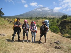 Memuji Kecantikan Gunung Rinjani