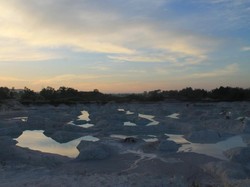 Menakjubkan! Danau Kaolin di Belitung Seperti Bersalju