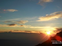 Menangis Menapaki Pasir Mahameru