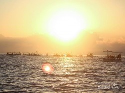 Menanti Lumba-lumba di Lovina