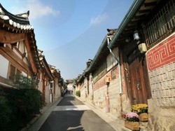 Menapaki Desa Bukchon Hanok, Museum Jalanan di Korsel