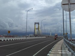 Menatap Indahnya Manado dari Jembatan Soekarno