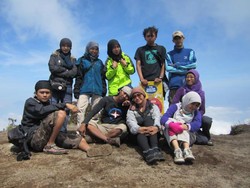 Menatap Keanggunan Gunung Merbabu
