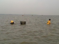 Mencari Kerang di Asahan, Asyik & Seru!