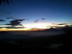 Mendaki Gunung Sindoro di Musim Pancaroba, Menantang!