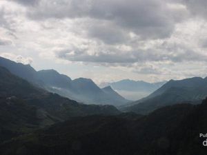 Mendaki Puncak Tertinggi Indochina Hanya 20 Menit Saja