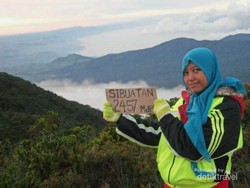 Mendaki Sibuatan, Puncak Tertinggi di Sumatera Utara