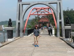 Menelusuri Legenda Gua Kreo di Semarang