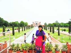 Mengagumi Indahnya Kaligrafi & Taj Mahal di India