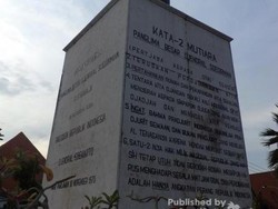 Mengagumi Monumen Panglima Besar Jenderal Soedirman di Surabaya