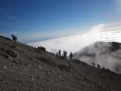 Mengapa Anda Harus Mendaki Gunung Merapi?