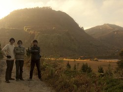Mengejar Cahaya Emas di Bukit Sikunir, Dieng