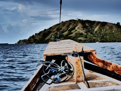 Mengejar Senja Dramatis di Pulau Kalong