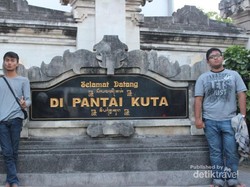 Mengejar Sunset di Pantai Kuta