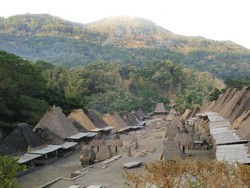 Mengenal Kampung Adat Bena di Flores