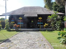 Mengenal Rumah Adat dari Kampungnya Ahok