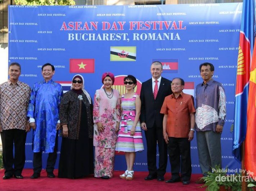 Mengenang Kemeriahan Festival ASEAN 2016 di Bukarest, Rumania