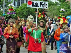Mengenang Meriahnya Pawai Pekan Kebudayaan Aceh