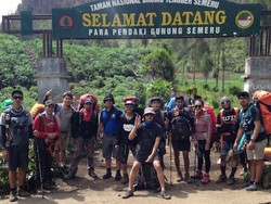 Mengenang Pendakian Terakhir Sebelum Semeru Ditutup