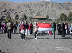 Mengenang Upacara Hardiknas di Gunung Bromo Jelang Agustusan