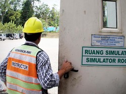 Mengendarai Truk Terbesar di Dunia, Bisa Dicoba di Sini