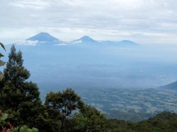 Menggapai Langit dari Puncak Gunung Merbabu