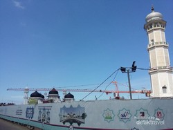 Mengintip Masjid Raya Baiturrahman Sedang Berdandan