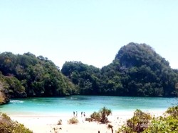 Mengintip Pulau Konservasi Cantik Punya Malang, Sempu