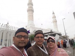 Mengunjungi Masjid Pertama yang Dibangun Nabi Muhammad