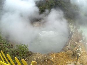 Mengunjungi Wisata Kawah Air Mendidih Dataran Tinggi Garut