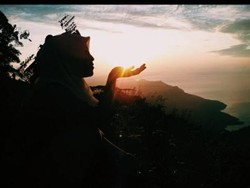 Menikmati Danau Toba dari Ketinggian 1.900 Mdpl